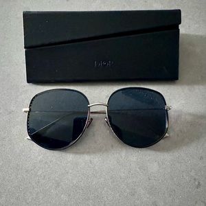 DiorByDior2 in gilded metal and black lacquer